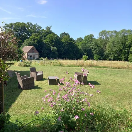 Πλωτό κατάλυμα Les Ecuries Du Chateau Gravigny