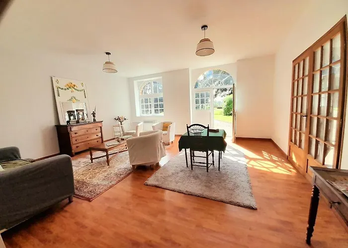 Les Ecuries Du Chateau Tekne Gravigny